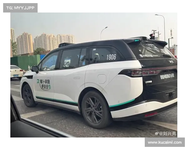 武汉“萝卜快跑”突破单,传统出租车行业面临生存挑战 武汉“萝卜快跑”突破单,传统出租车行业面临生存挑战
